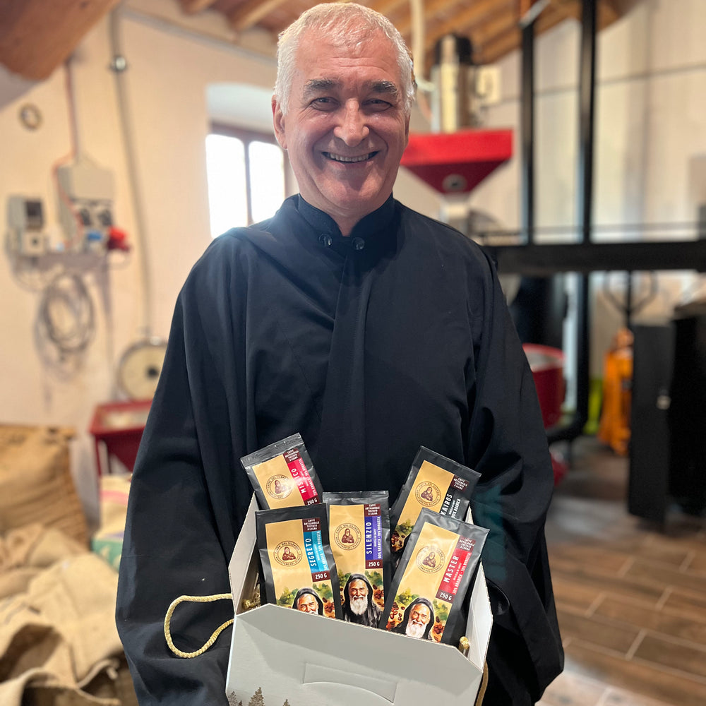 Cesto Degustazione 5 Miscele del Monastero del Silenzio, tostate a legna e selezionate per un'esperienza di degustazione unica