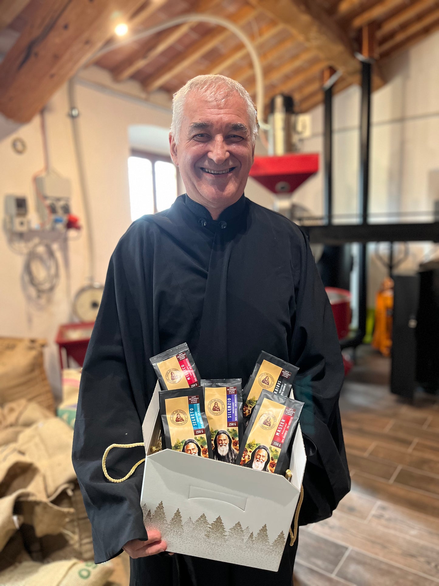 Cesto Degustazione 5 Miscele del Monastero del Silenzio, tostate a legna e selezionate per un'esperienza di degustazione unica